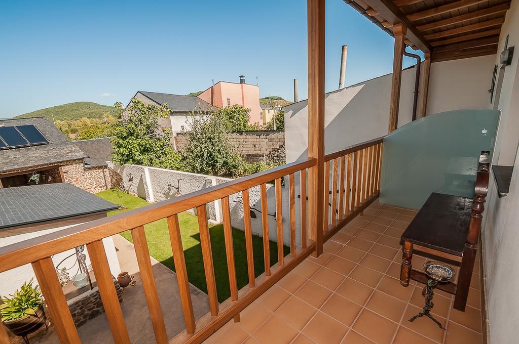 Casa Rural El Almendro De Maria Ponferrada Exterior foto
