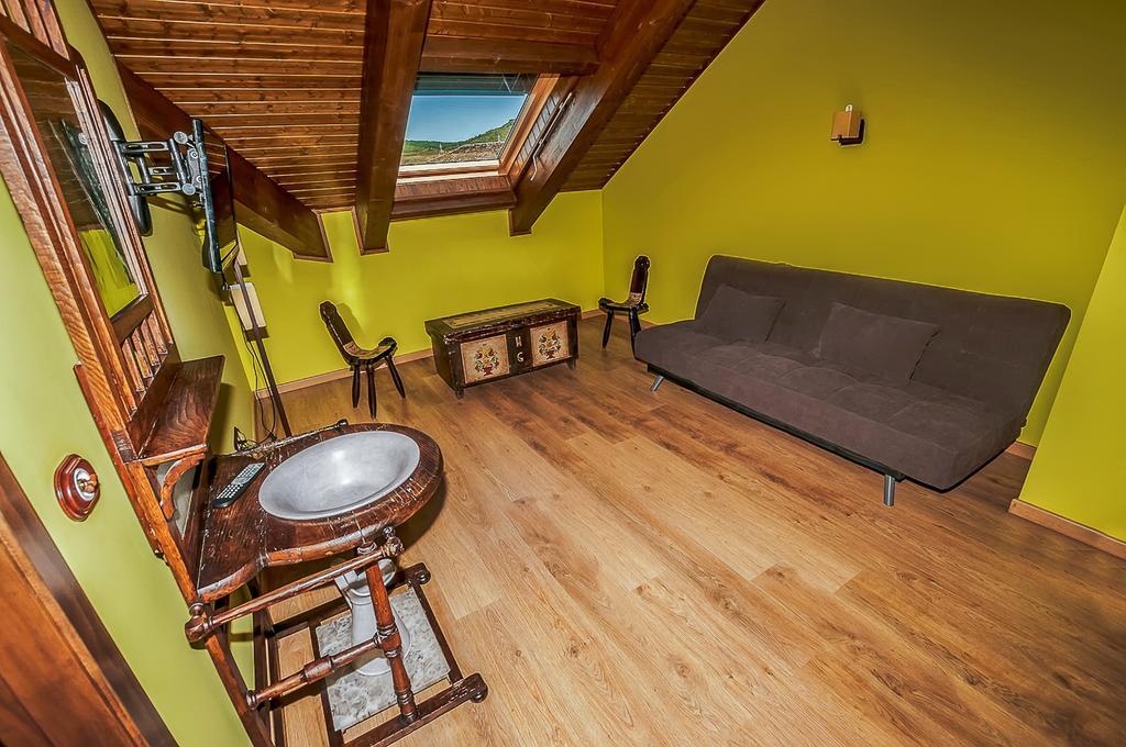 Casa Rural El Almendro De Maria Ponferrada Habitación foto