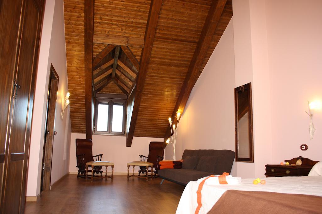 Casa Rural El Almendro De Maria Ponferrada Habitación foto